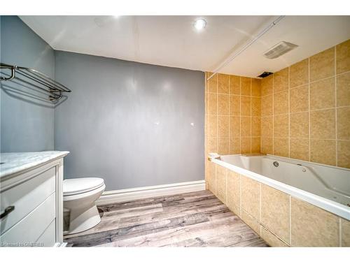 44 Royal Henley Boulevard, St. Catharines, ON - Indoor Photo Showing Bathroom