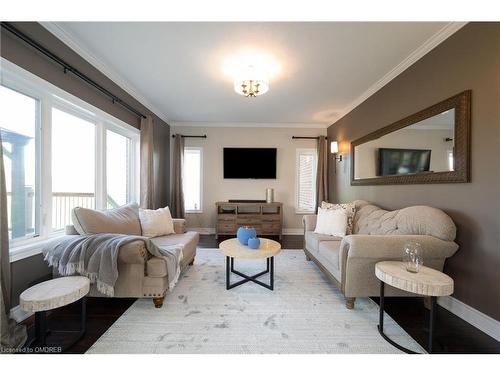 100 Chesswood Trail, Flamborough, ON - Indoor Photo Showing Living Room