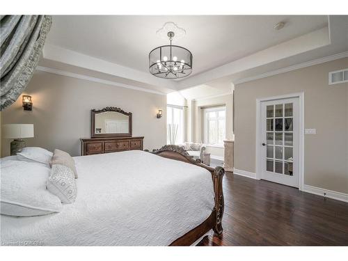 100 Chesswood Trail, Flamborough, ON - Indoor Photo Showing Bedroom