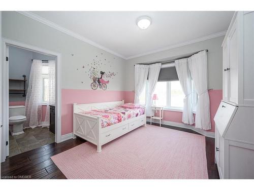 100 Chesswood Trail, Flamborough, ON - Indoor Photo Showing Bedroom