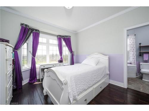 100 Chesswood Trail, Flamborough, ON - Indoor Photo Showing Bedroom