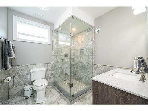 100 Chesswood Trail, Flamborough, ON - Indoor Photo Showing Bathroom