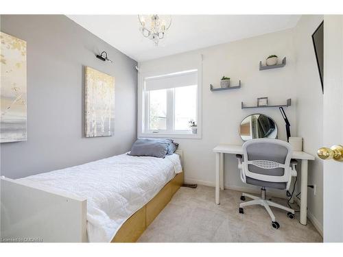 1595 Evans Terrace, Milton, ON - Indoor Photo Showing Bedroom
