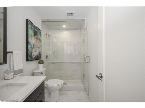 308-500 Brock Avenue, Burlington, ON - Indoor Photo Showing Bathroom