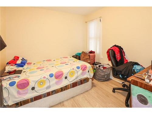 6295 Ker Street, Niagara Falls, ON - Indoor Photo Showing Bedroom