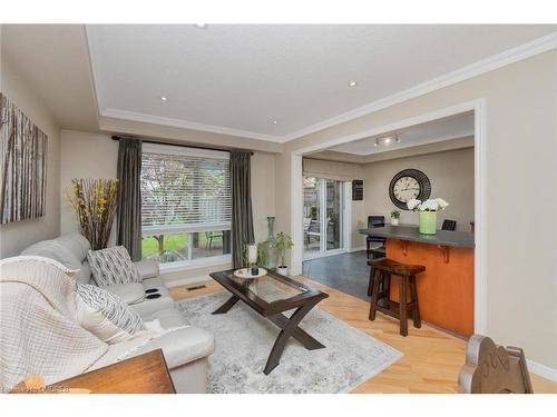 10 Costigan Court, Georgetown, ON - Indoor Photo Showing Living Room