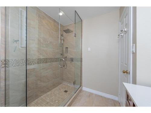 28 Gardiner Drive, Georgetown, ON - Indoor Photo Showing Bathroom