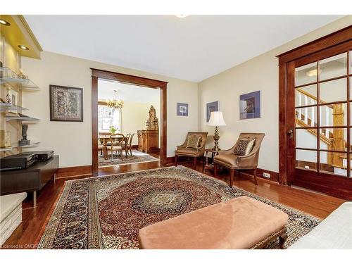 332 Woodward Avenue, Milton, ON - Indoor Photo Showing Living Room