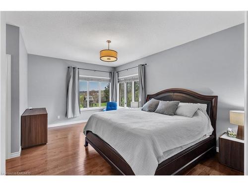 800 Watson Road S, Puslinch, ON - Indoor Photo Showing Bedroom