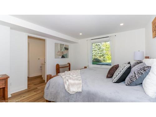 135850 9Th Line, Grey Highlands, ON - Indoor Photo Showing Bedroom