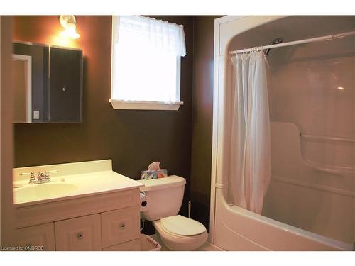 251 Jennings Crescent, Oakville, ON - Indoor Photo Showing Bathroom