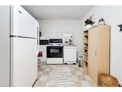 1468 Barton Street E, Hamilton, ON - Indoor Photo Showing Kitchen