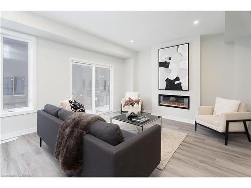 47 Winters Crescent, Collingwood, ON - Indoor Photo Showing Living Room With Fireplace