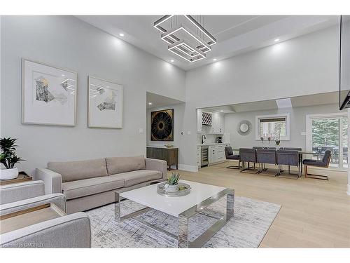 52 Innisbrook Drive, Wasaga Beach, ON - Indoor Photo Showing Living Room