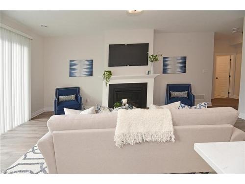 403 Breakwater Boulevard, Port Stanley, ON - Indoor Photo Showing Living Room With Fireplace