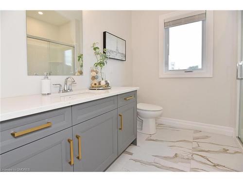 403 Breakwater Boulevard, Port Stanley, ON - Indoor Photo Showing Bathroom