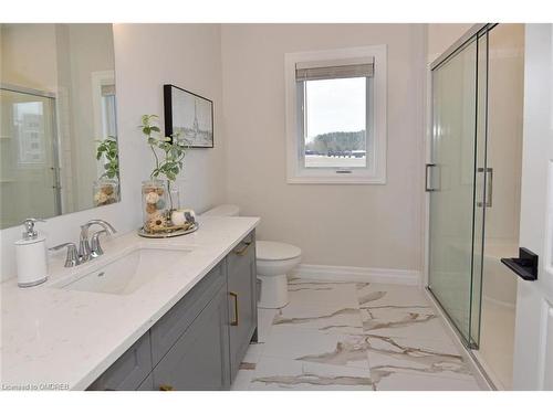 403 Breakwater Boulevard, Port Stanley, ON - Indoor Photo Showing Bathroom