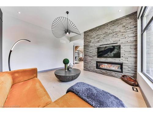 1617 Trotwood Avenue, Mississauga, ON - Indoor Photo Showing Living Room With Fireplace