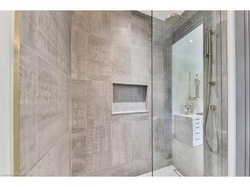 1617 Trotwood Avenue, Mississauga, ON - Indoor Photo Showing Bathroom