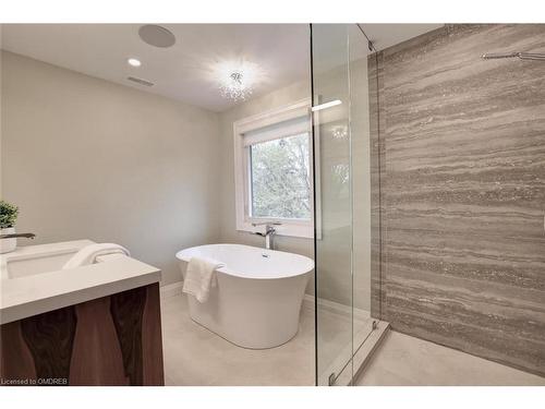 1195 Willowbrook Drive, Oakville, ON - Indoor Photo Showing Bathroom