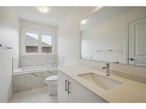 462 Celandine Terrace, Milton, ON - Indoor Photo Showing Bathroom