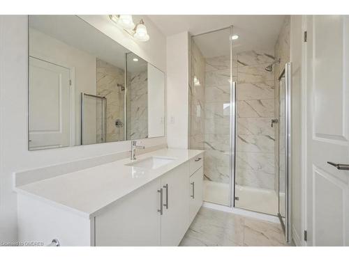 462 Celandine Terrace, Milton, ON - Indoor Photo Showing Bathroom