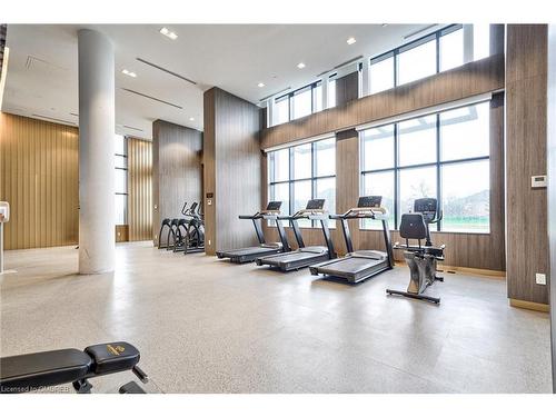 435-405 Dundas Street W, Oakville, ON - Indoor Photo Showing Gym Room