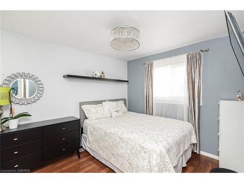 61 Lawnhurst Drive, Hamilton, ON - Indoor Photo Showing Bedroom