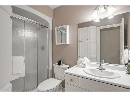 401-8 Main Street E, Dundas, ON - Indoor Photo Showing Bathroom