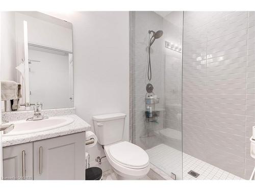 509-450 Dundas Street E, Waterdown, ON - Indoor Photo Showing Bathroom