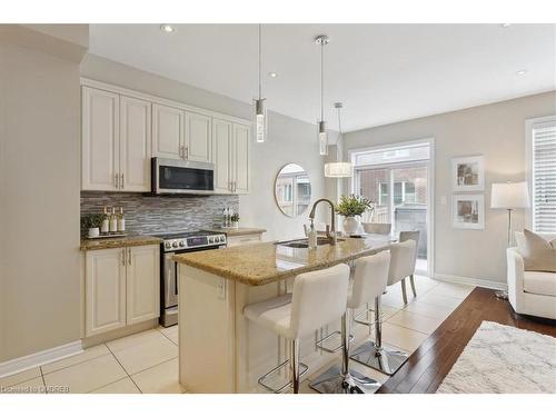 301 Sarah Cline Drive, Oakville, ON - Indoor Photo Showing Kitchen With Upgraded Kitchen