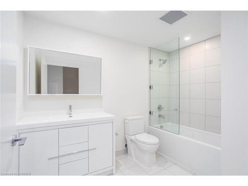 308-212 King William Street, Hamilton, ON - Indoor Photo Showing Bathroom