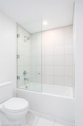 308-212 King William Street, Hamilton, ON - Indoor Photo Showing Bathroom