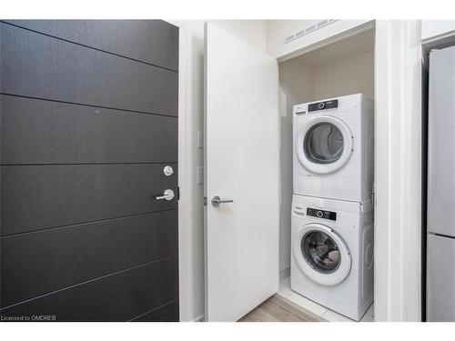 308-212 King William Street, Hamilton, ON - Indoor Photo Showing Laundry Room