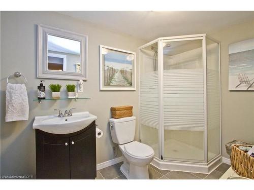 3 Dunraven Avenue, St. Catharines, ON - Indoor Photo Showing Bathroom