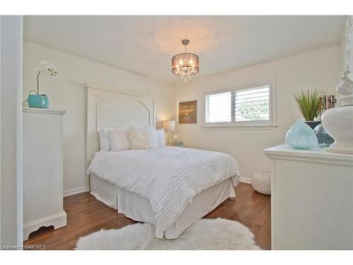 3 Dunraven Avenue, St. Catharines, ON - Indoor Photo Showing Bedroom