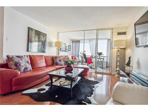 2904-1300 Islington Avenue, Toronto, ON - Indoor Photo Showing Living Room