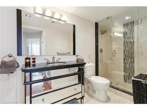 2904-1300 Islington Avenue, Toronto, ON - Indoor Photo Showing Bathroom