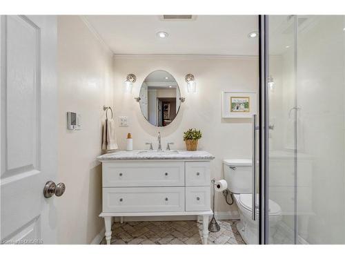 944 North Shore Boulevard W, Burlington, ON - Indoor Photo Showing Bathroom