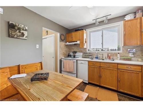 203 Commercial Street, Welland, ON - Indoor Photo Showing Kitchen