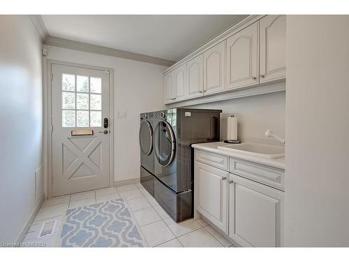 2241 Chancery Lane W, Oakville, ON - Indoor Photo Showing Laundry Room