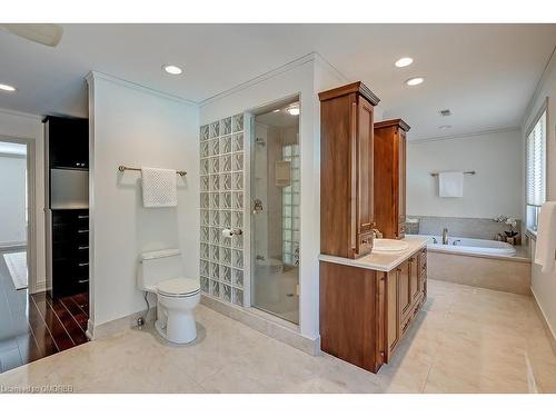 2241 Chancery Lane W, Oakville, ON - Indoor Photo Showing Bathroom