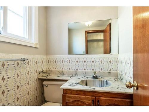 2485 Privet Crescent, Mississauga, ON - Indoor Photo Showing Bathroom