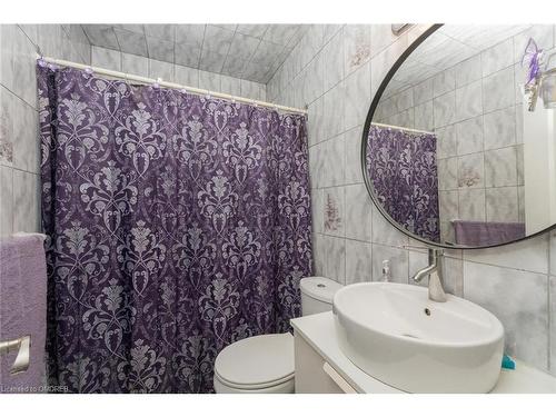 14 Sargent Road, Georgetown, ON - Indoor Photo Showing Bathroom