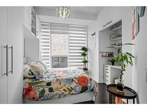 604-25 Carlton Street, Toronto, ON - Indoor Photo Showing Bedroom