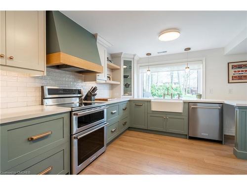 2236 Mount Forest Drive, Burlington, ON - Indoor Photo Showing Kitchen
