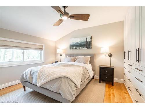 2236 Mount Forest Drive, Burlington, ON - Indoor Photo Showing Bedroom