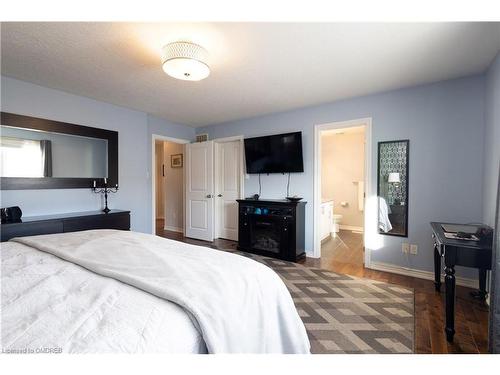 105 Anderson Road, Alliston, ON - Indoor Photo Showing Bedroom