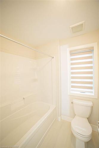 2060 Evans Boulevard, London, ON - Indoor Photo Showing Bathroom