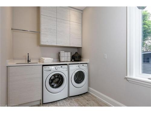 468 Southland Crescent, Oakville, ON - Indoor Photo Showing Laundry Room